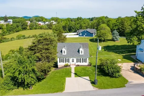 71 Troxell Lane Staunton VA 24401