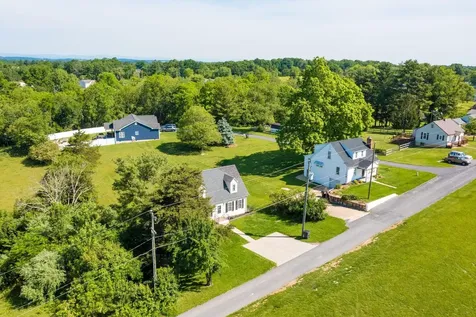 71 Troxell Lane Staunton VA 24401