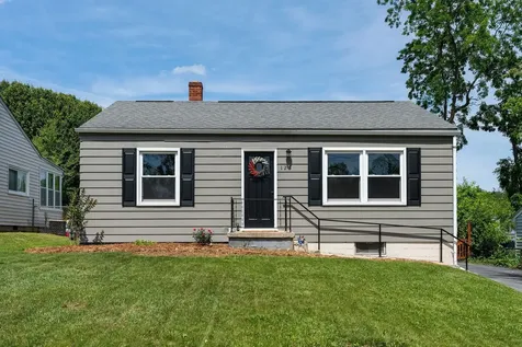 123 Fraser Lane Staunton VA 24401