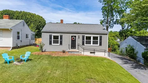123 Fraser Lane Staunton VA 24401