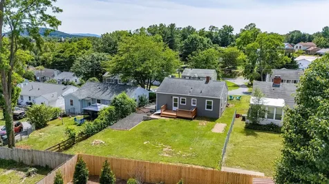 123 Fraser Lane Staunton VA 24401