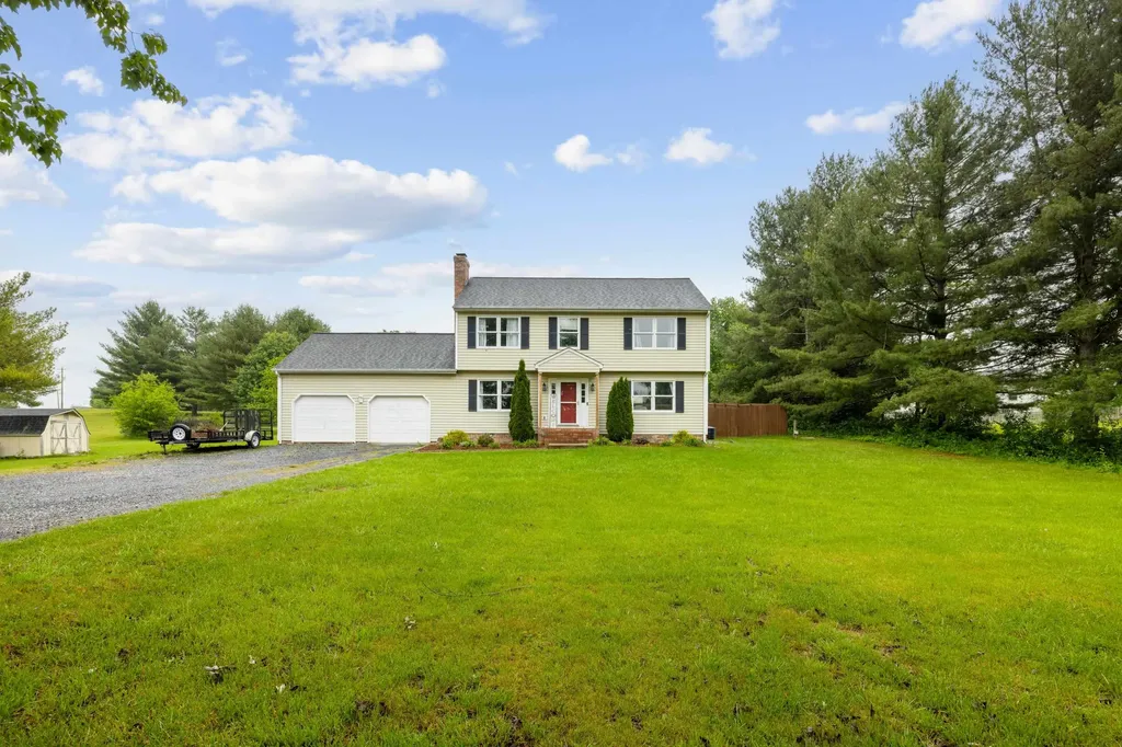 701 Horseshoe Circle Stuarts Draft VA 24477
