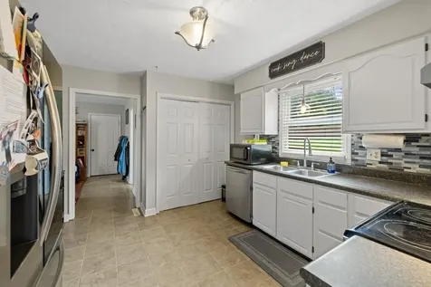 701 Horseshoe Circle Stuarts Draft VA 24477