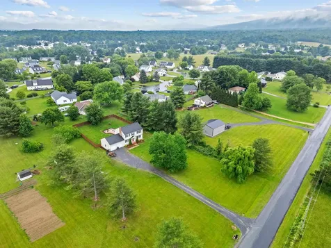 701 Horseshoe Circle Stuarts Draft VA 24477