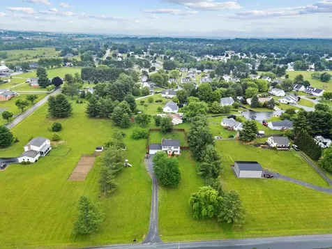 701 Horseshoe Circle Stuarts Draft VA 24477