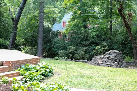 645 Cherry Avenue Waynesboro VA 22980