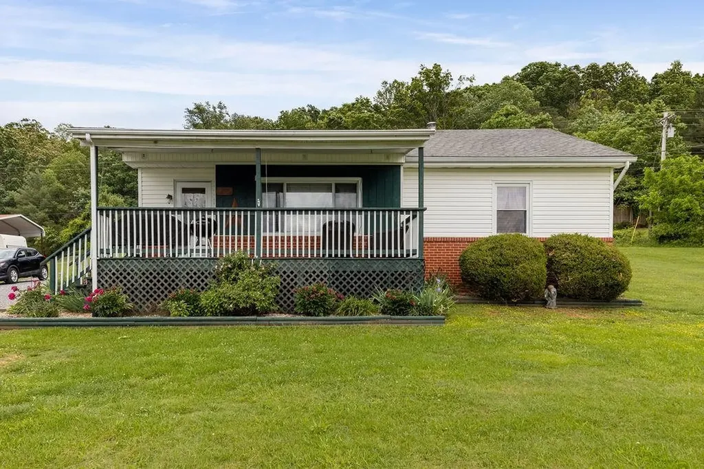 2347 Old Buena Vista Road Buena Vista VA 24416