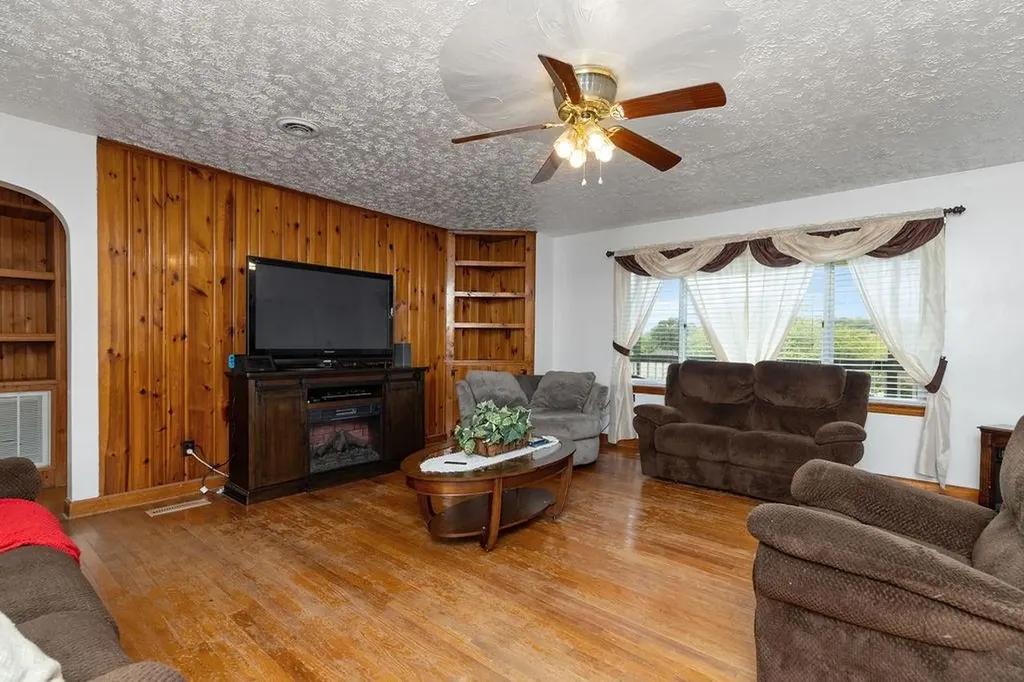 2347 Old Buena Vista Road Buena Vista VA 24416