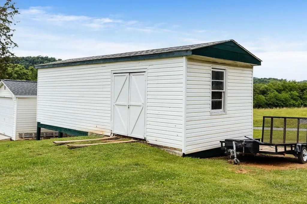 2347 Old Buena Vista Road Buena Vista VA 24416