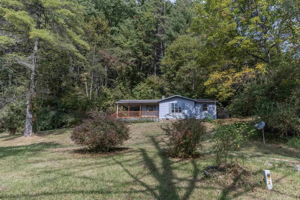 2063 Pedlar River Road Amherst VA 24483