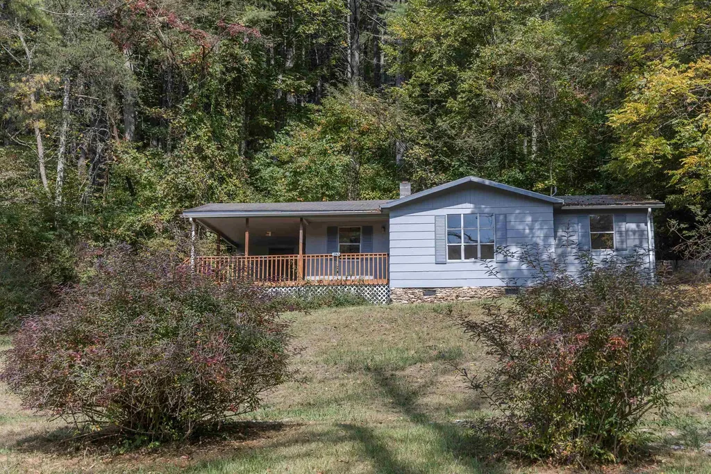 2063 Pedlar River Road Amherst VA 24483