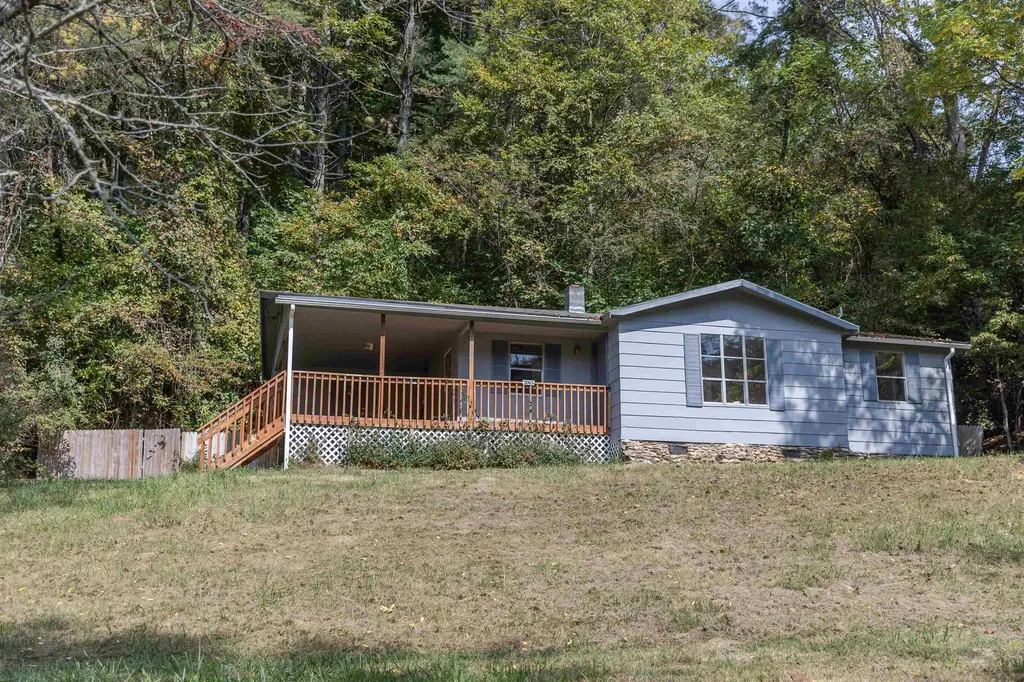 2063 Pedlar River Road Amherst VA 24483