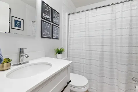 208 Thomas Street Staunton VA 24401