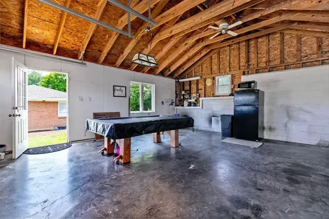 208 Thomas Street Staunton VA 24401
