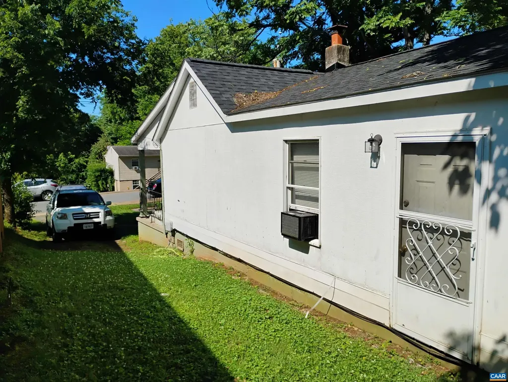 1411 Vine Street Charlottesville VA 22902