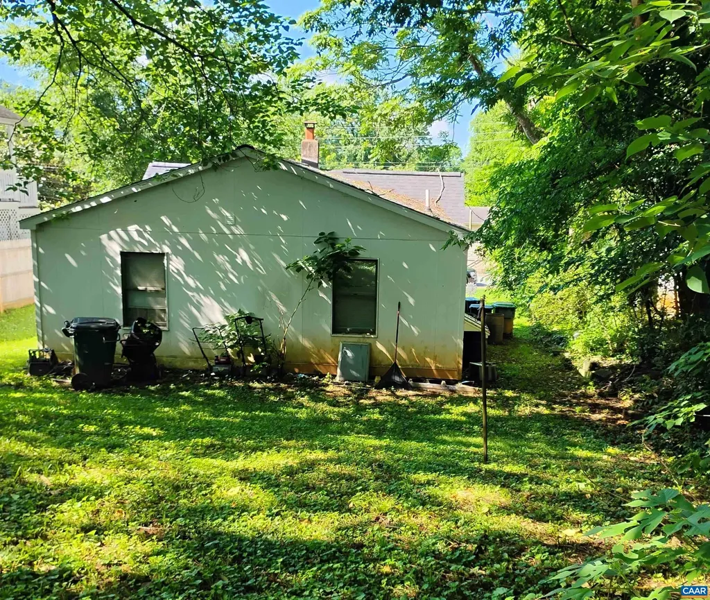 1411 Vine Street Charlottesville VA 22902