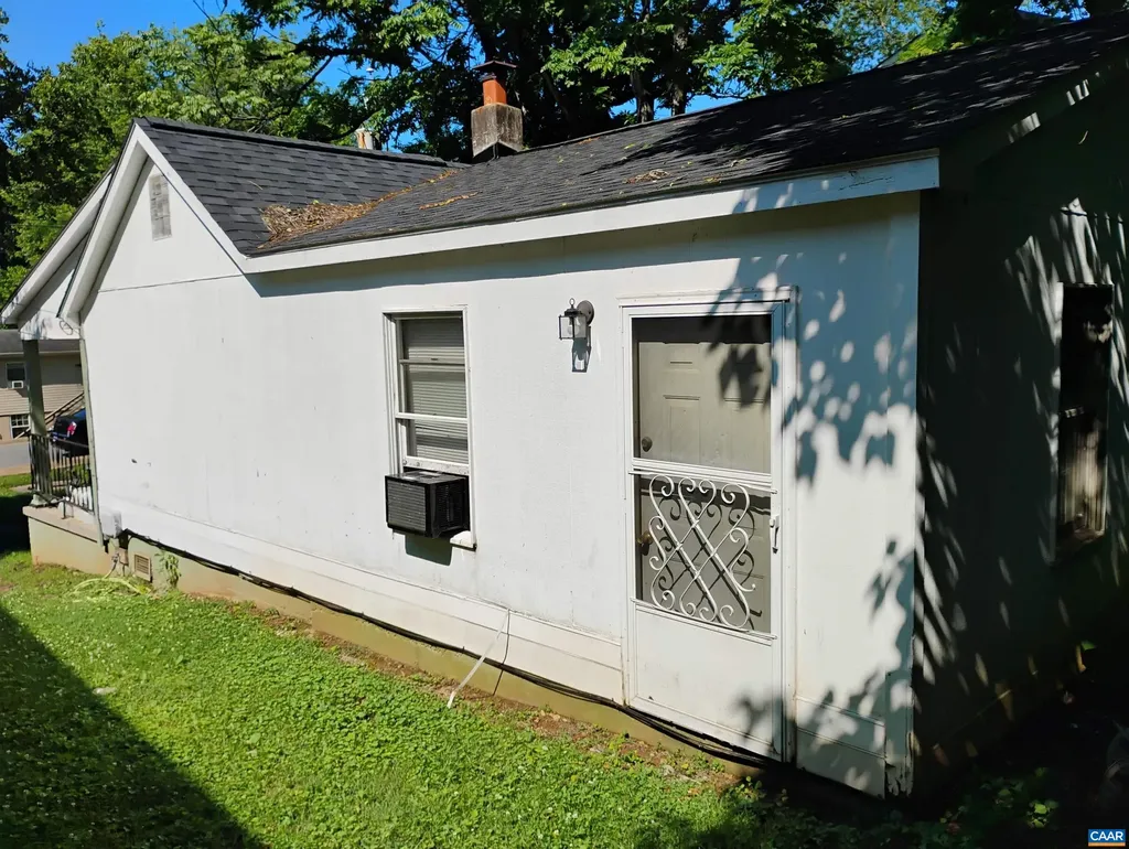 1411 Vine Street Charlottesville VA 22902