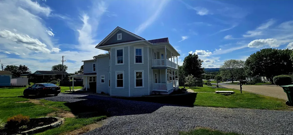 242 1st Street Broadway VA 22815