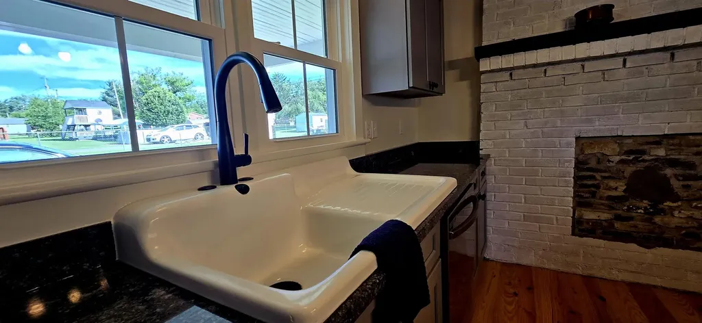 242 1st Street Broadway VA 22815