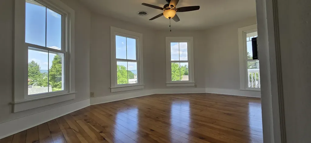 242 1st Street Broadway VA 22815