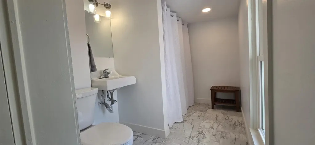 242 1st Street Broadway VA 22815