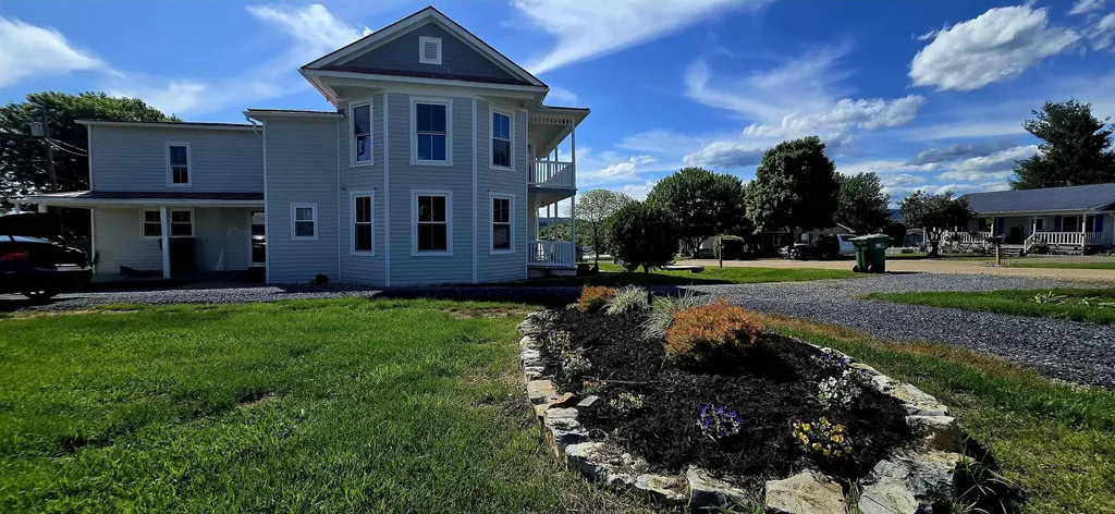 242 1st Street Broadway VA 22815