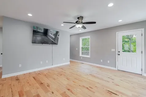 266 Locustdale Loop Shenandoah VA 22849