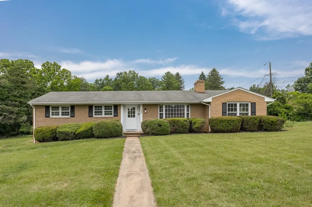 1002 Coalter Street Staunton VA 24401