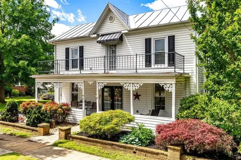 411 Fourth Street Shenandoah VA 22849