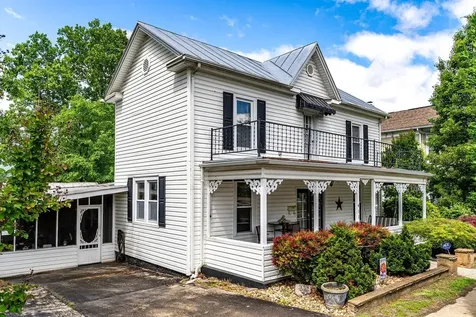 411 Fourth Street Shenandoah VA 22849