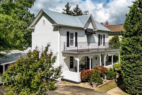 411 Fourth Street Shenandoah VA 22849