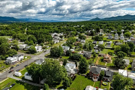 411 Fourth Street Shenandoah VA 22849