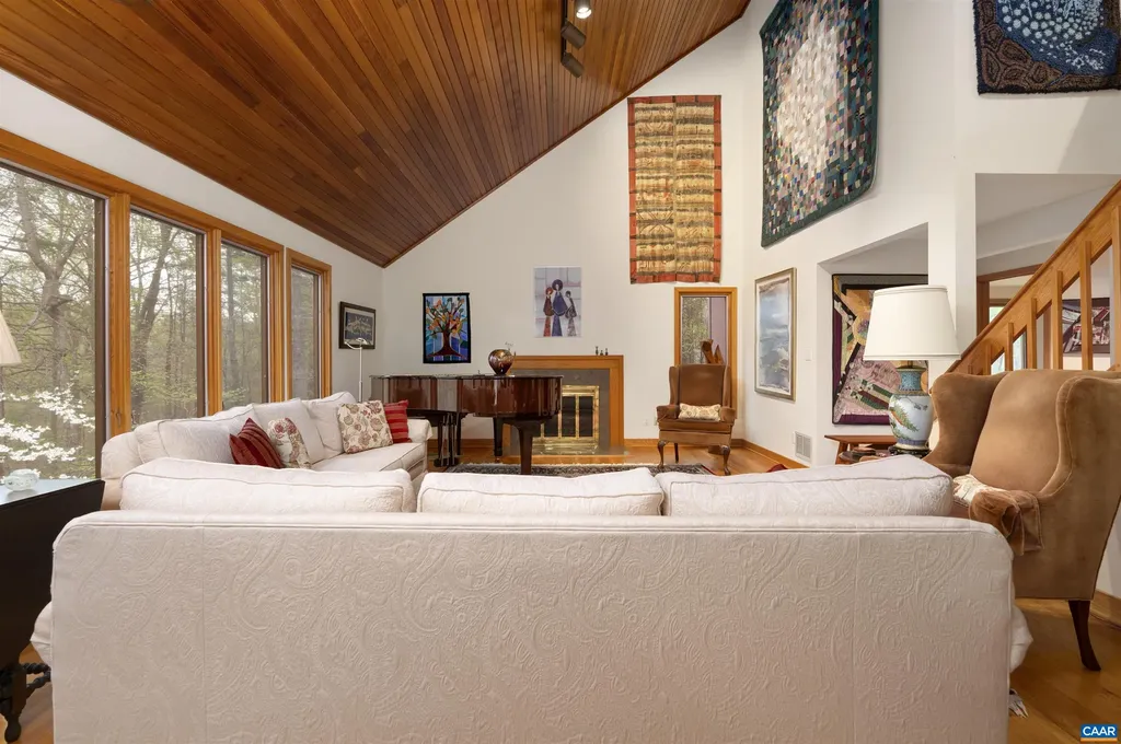 3160 Waverly Drive Charlottesville VA 22940