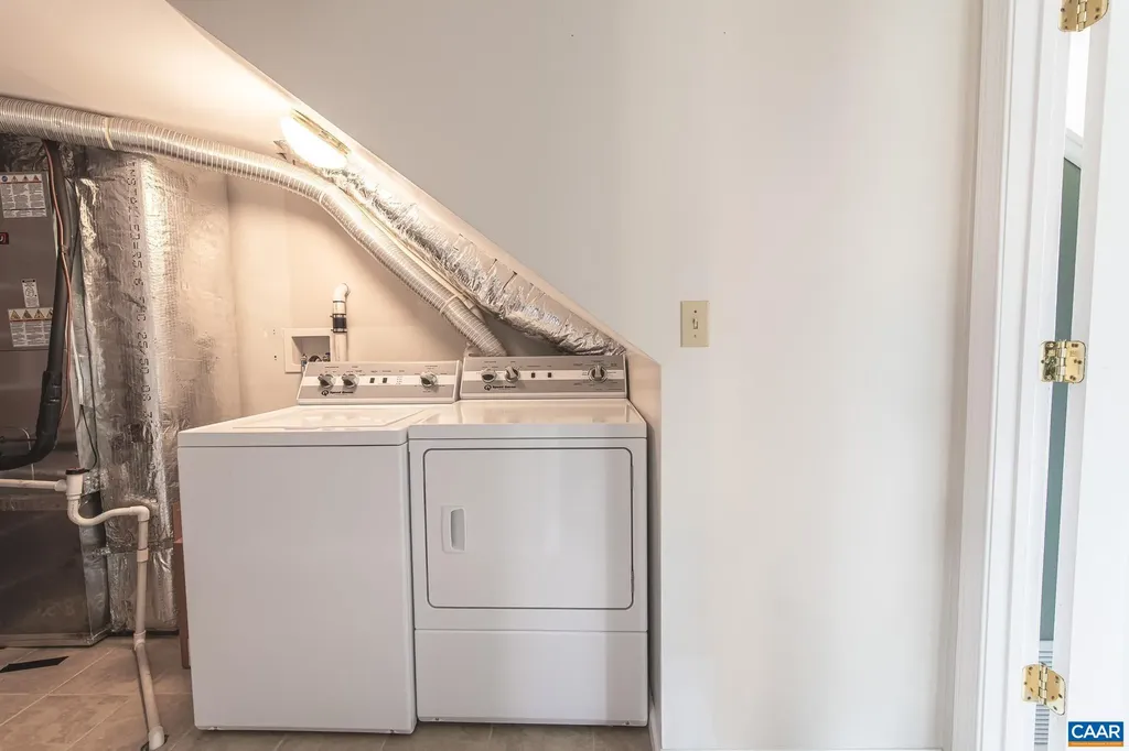 516 Lakeshore Drive S Louisa VA 23093