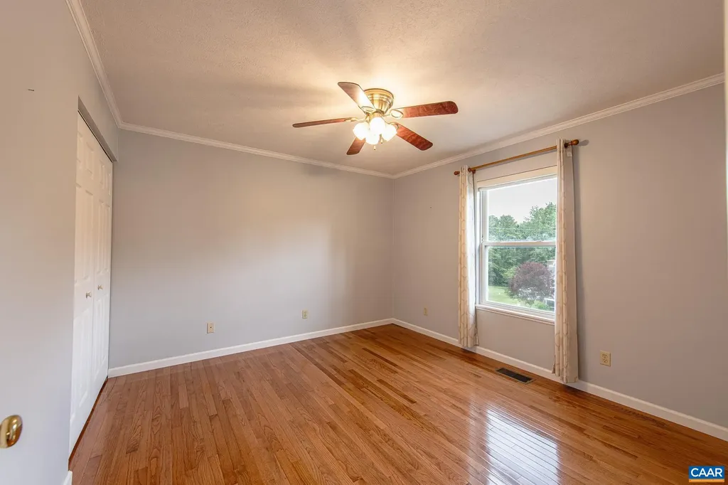 516 Lakeshore Drive S Louisa VA 23093