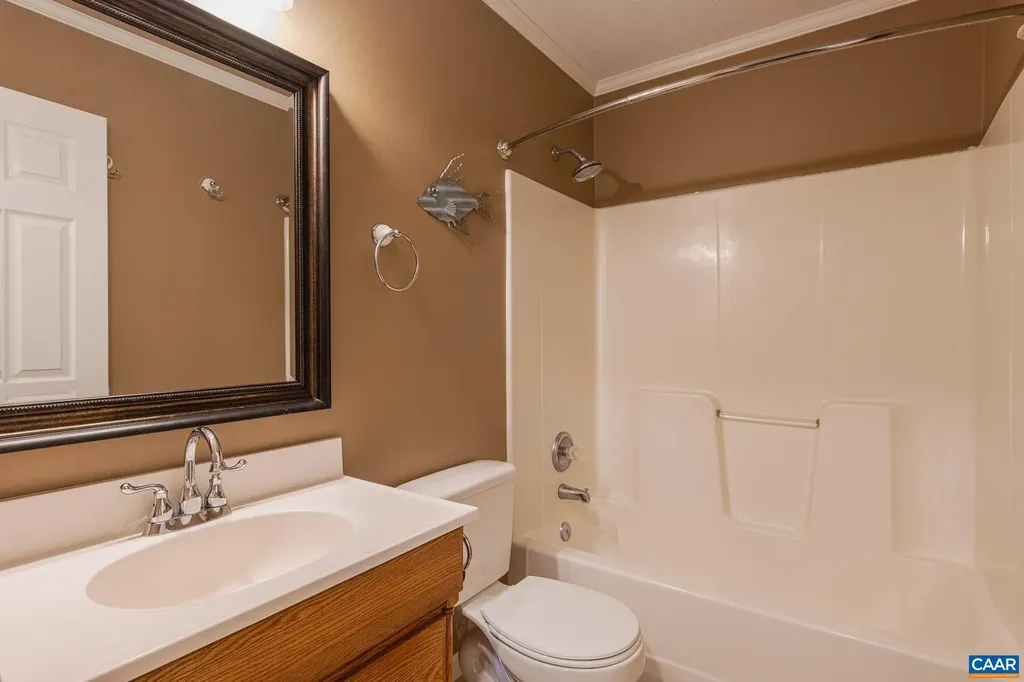 516 Lakeshore Drive S Louisa VA 23093