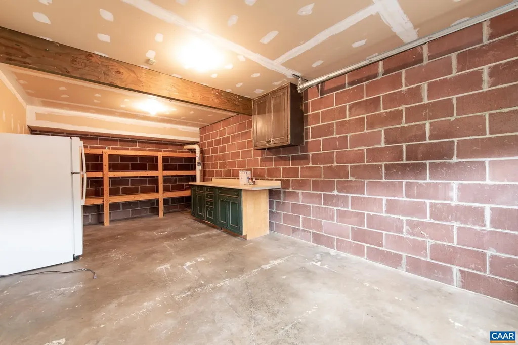 516 Lakeshore Drive S Louisa VA 23093