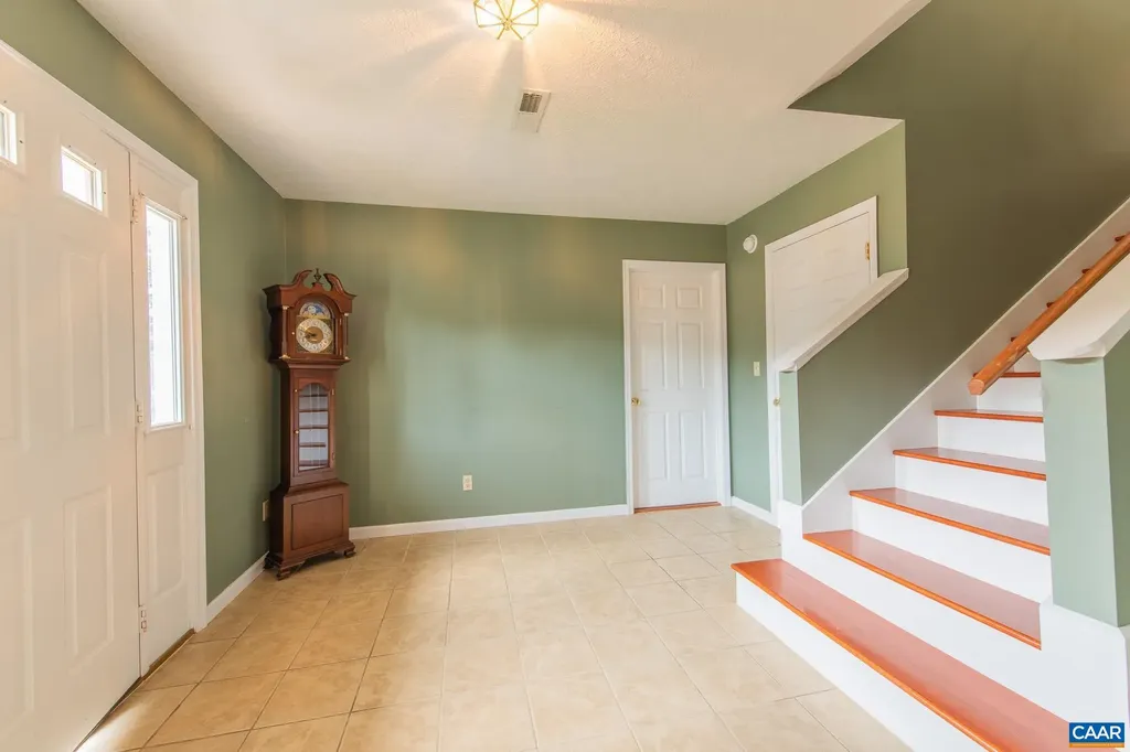 516 Lakeshore Drive S Louisa VA 23093