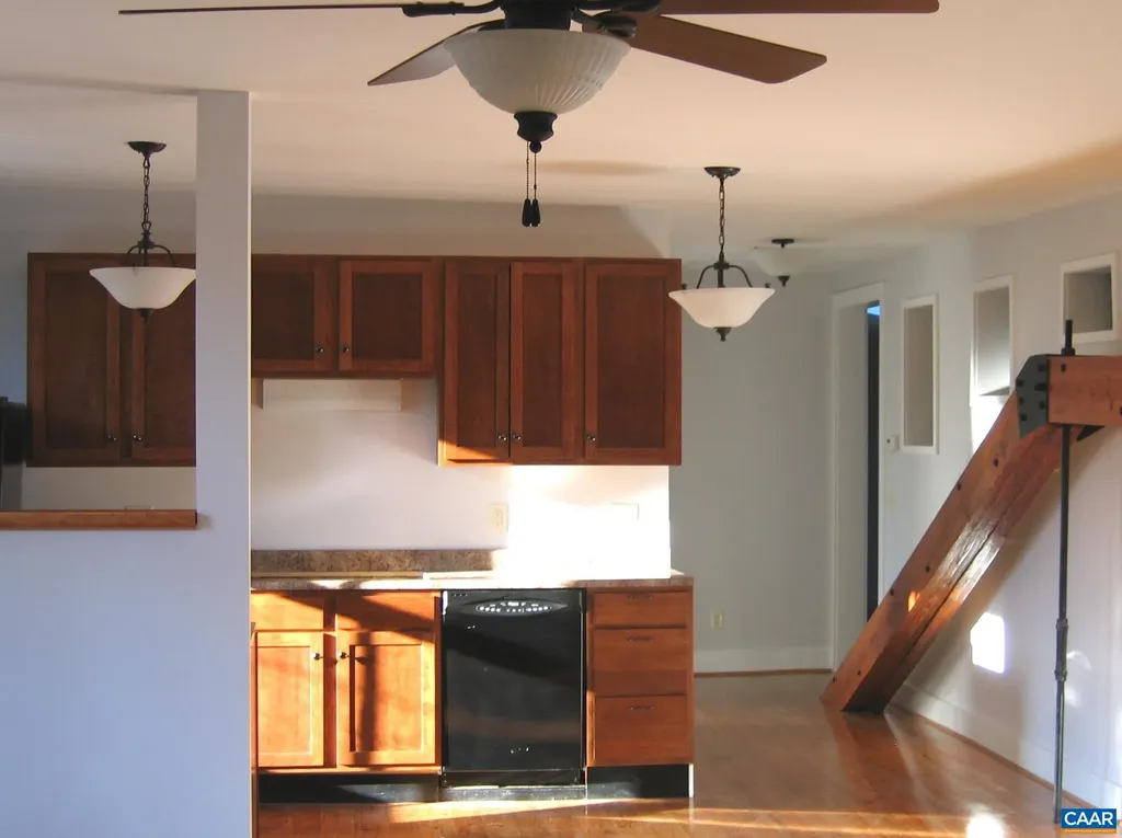 475 Valley Street Scottsville VA 24590