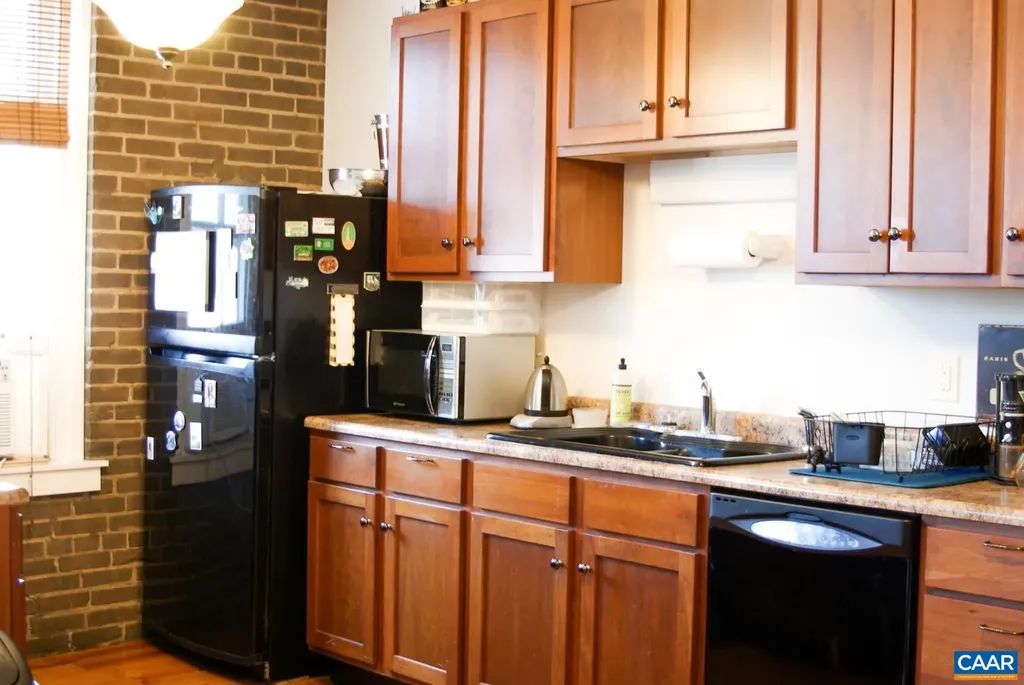 475 Valley Street Scottsville VA 24590