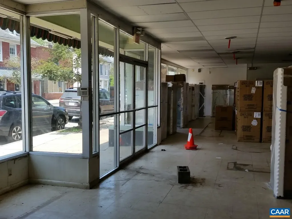 475 Valley Street Scottsville VA 24590