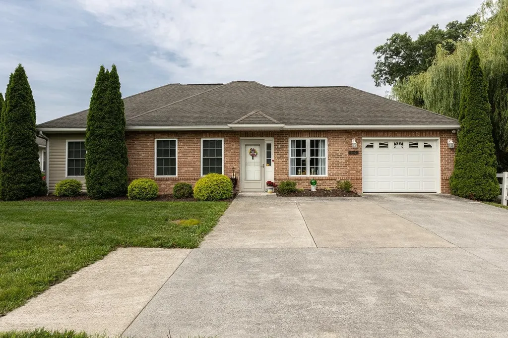 2119 Fieldale Place Rockingham VA 22801