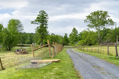 10356 Waggys Creek Road Dayton VA 22821