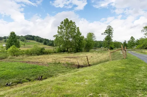 10356 Waggys Creek Road Dayton VA 22821
