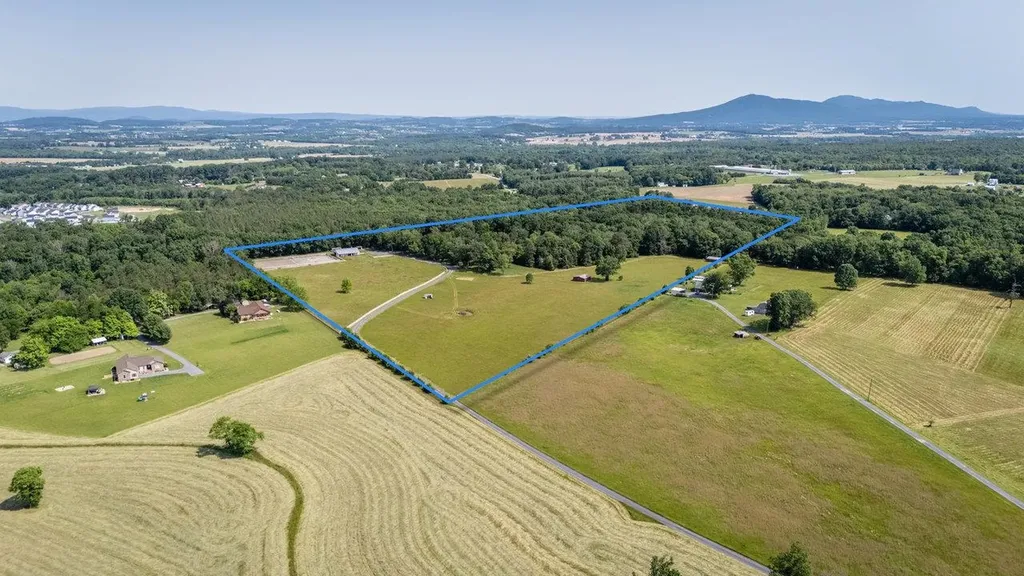 9942 Austin Mountain Trail Grottoes VA 24441