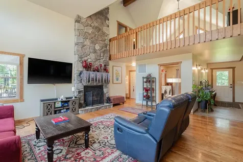 9942 Austin Mountain Trail Grottoes VA 24441