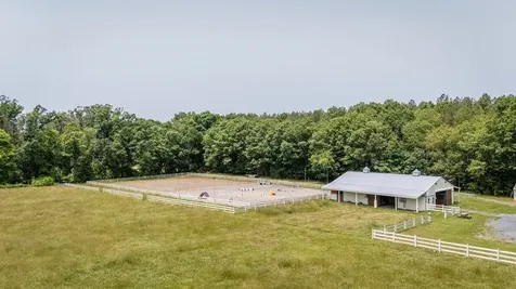 9942 Austin Mountain Trail Grottoes VA 24441