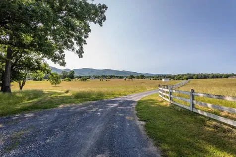 9942 Austin Mountain Trail Grottoes VA 24441