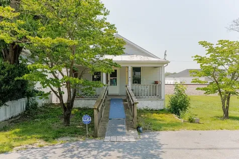 209 Park Avenue Grottoes VA 24441