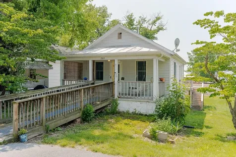 209 Park Avenue Grottoes VA 24441